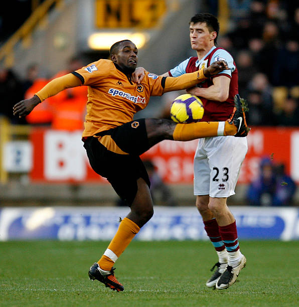 崭露头角的 崭露头角的