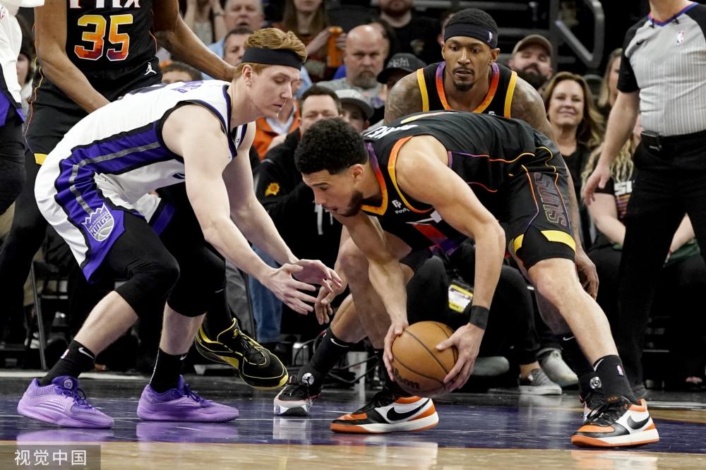 她在全场比 她在全场比