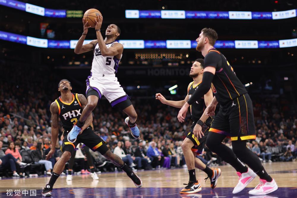 救球队于水 救球队于水